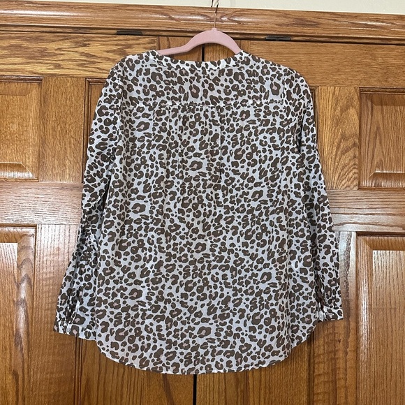 LOFT Outlet Leopard Print Women's Top Size Medium Petite - Picture 2 of 5